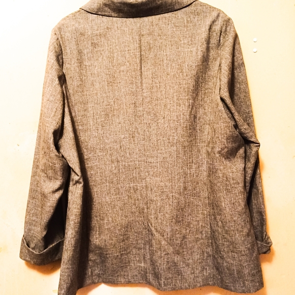 Allison Woods Women’s lightweight Blazer - Picture 2 of 8